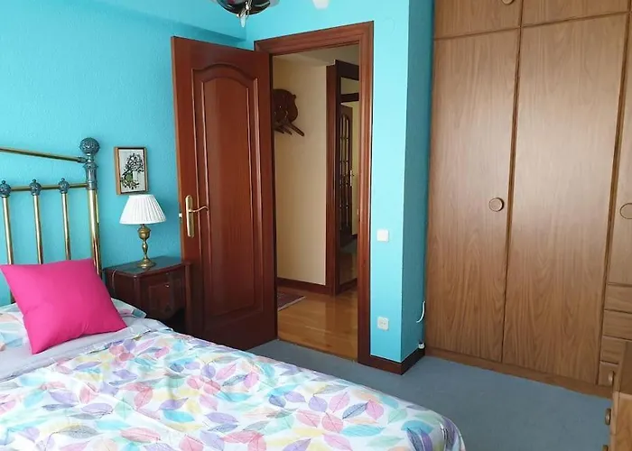 Apartamento Con Garaje. Luminoso Y Confortable